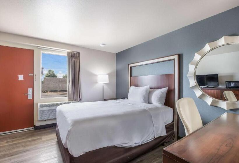 Номер Стандарт, Econo Lodge Neenah