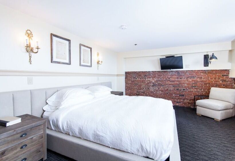 Пентхаус, Garrison Inn Boutique