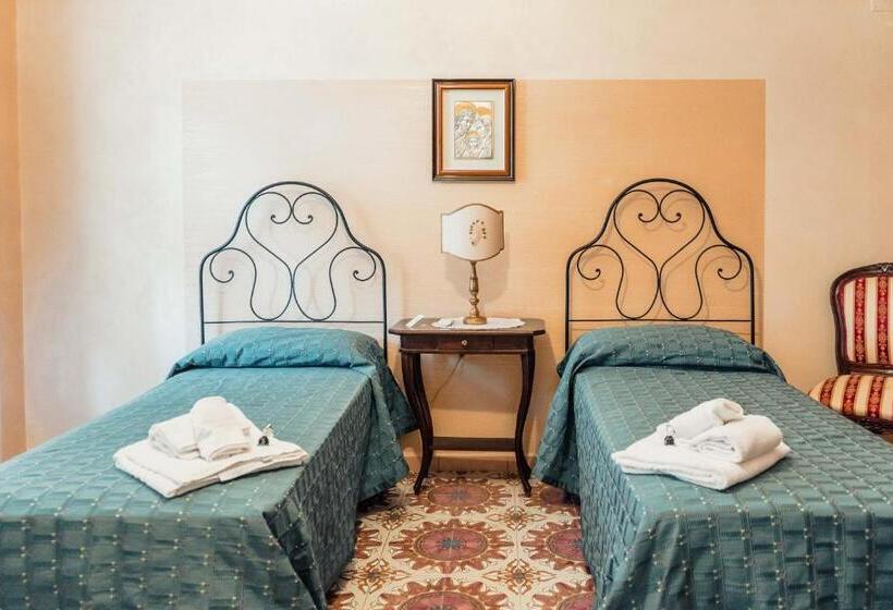اتاق استاندارد سه نفره, B&b Elvira Al Duomo