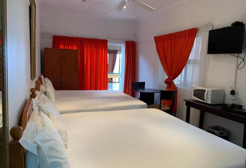 Семейный Номер, Kwazi Guest House