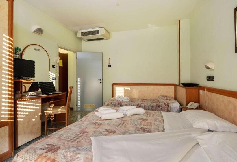 اتاق استاندارد سه نفره, B&b Euro