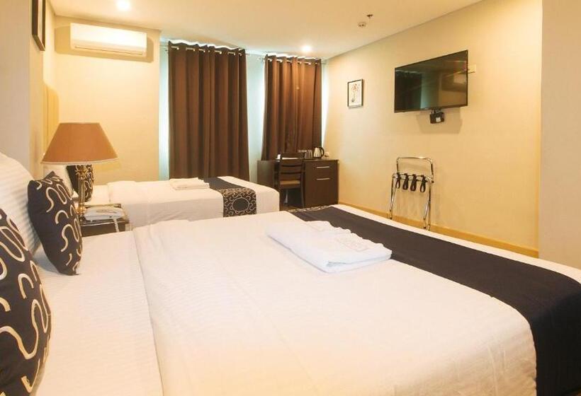 Семейный Номер, Asrodel Hotel Redpartner