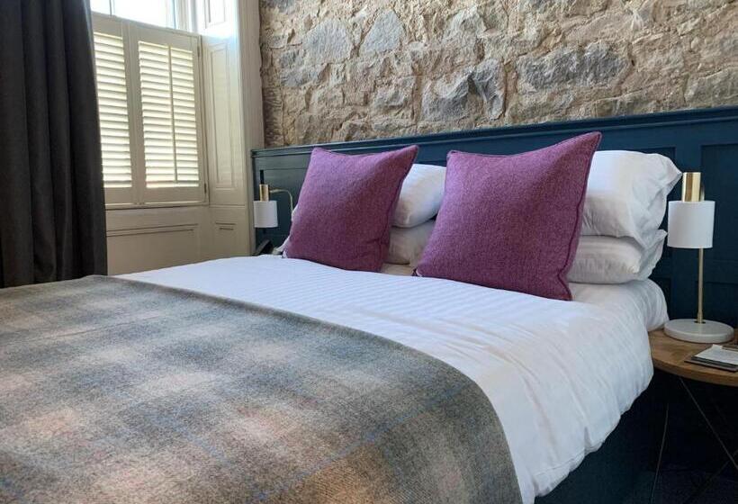 اتاق استاندارد, The Balerno Inn