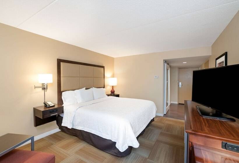 身障者適用スタンダードルーム, Hampton Inn Lafayette