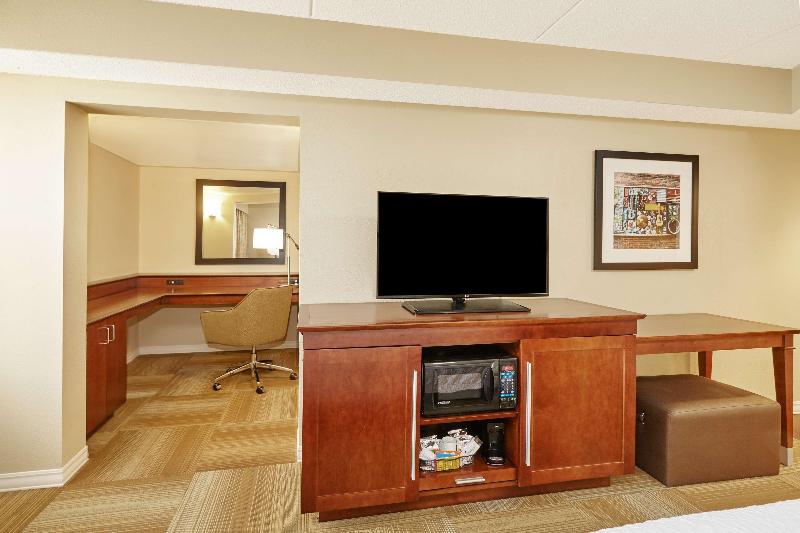 キングサイドベッドのスタンダードワンルーム, Hampton Inn Lafayette
