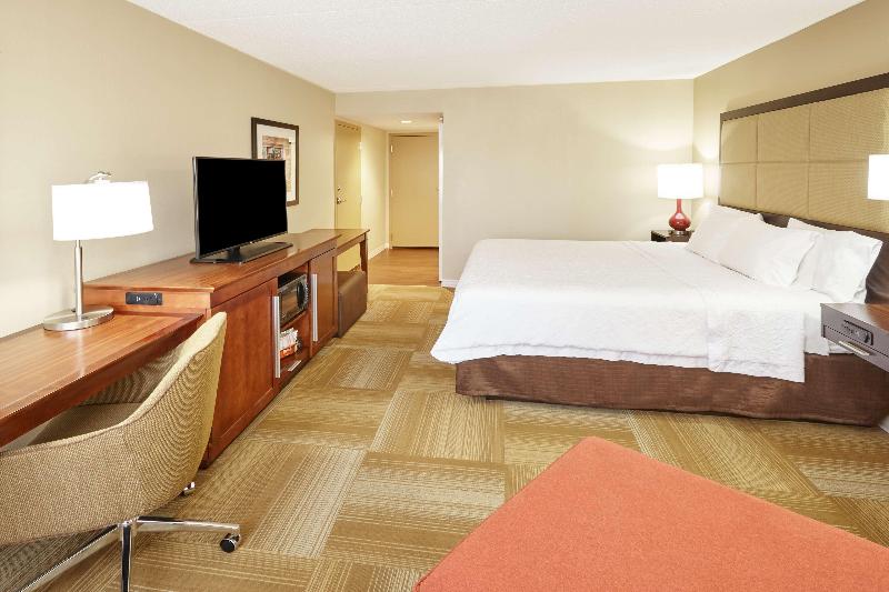 キングサイズベッドのスタンダードルーム, Hampton Inn Lafayette