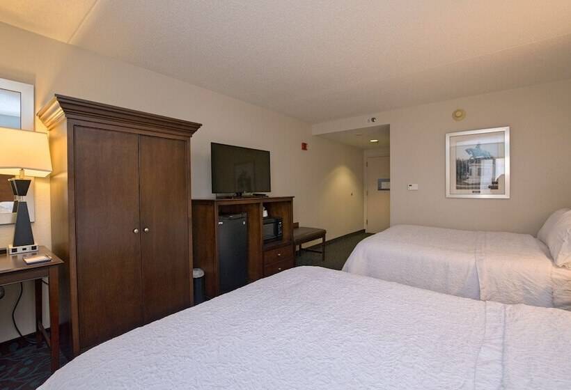 اتاق استاندارد برای معلولان, Hampton Inn Portsmouth Central