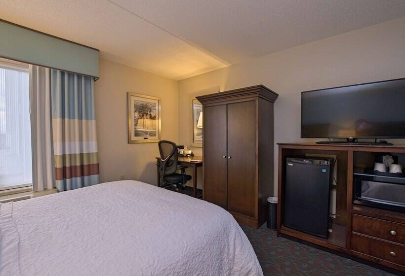 اتاق استاندارد برای معلولان, Hampton Inn Portsmouth Central