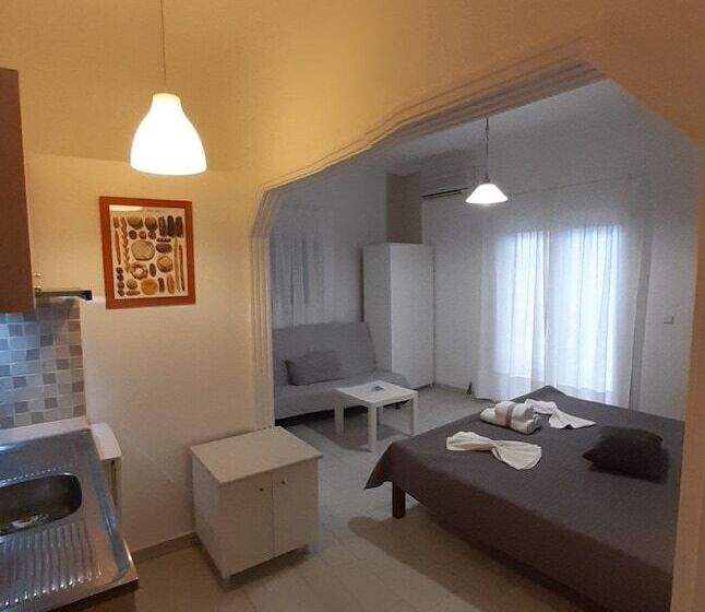 اتاق ساده سه‌ نفره, Giota Rooms