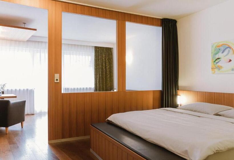 可观山景的小型套房, Lindenhof Pure Luxury & Spa Dolcevita Resort
