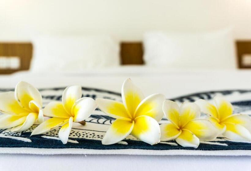 اتاق استاندارد با چشم‌انداز استخر, The Capital Hotel And Resort Seminyak