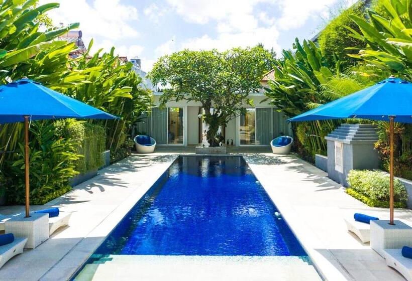 اتاق استاندارد با چشم‌انداز استخر, The Capital Hotel And Resort Seminyak