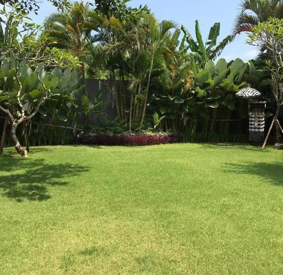 ویلای 3 خوابه, The Capital Hotel And Resort Seminyak