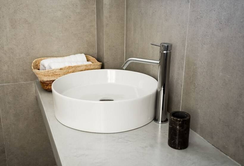 Апартаменты 1 Спальня, Pharos Apartments