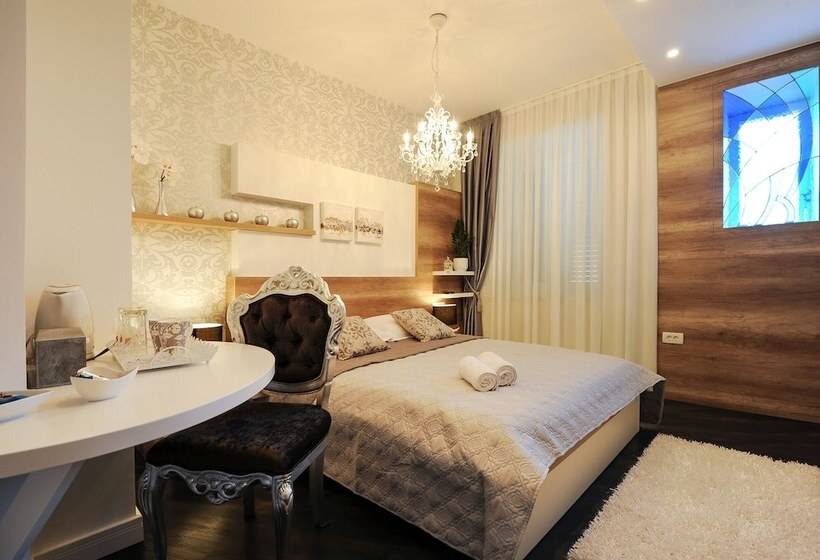 اتاق لوکس, Silver & Gold Luxury Rooms