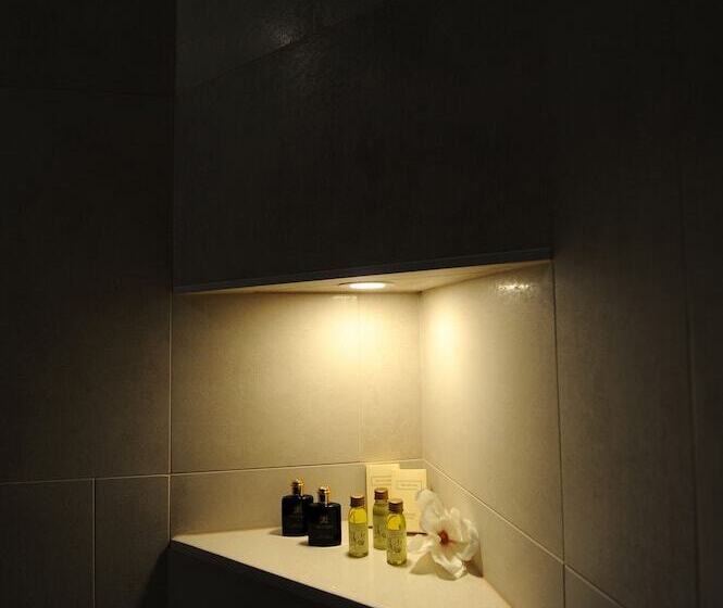 バルコニー付きデラックスルーム, Silver & Gold Luxury Rooms