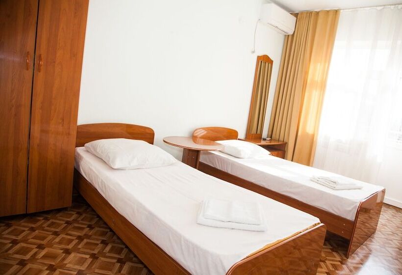 Номер Стандарт с Балконом, Leto Guest House
