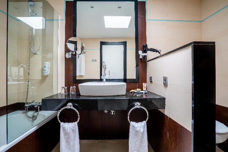스탠다드 룸 킹사이즈 침대, Hayes Mansion San Jose, Curio Collection By Hilton