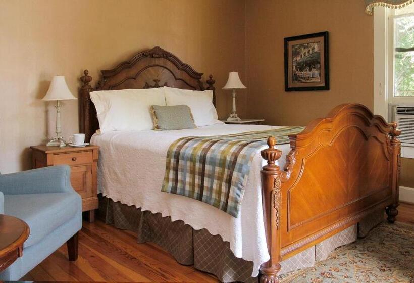 Номер Стандарт Вид на Сад, Heartstone Inn