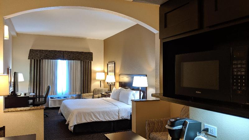 Люкс Кровать Кинг, Holiday Inn Express & Suites Clinton, An Ihg
