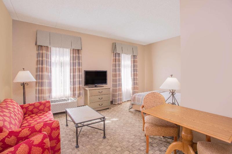 스위트 킹사이즈 침대, Hawthorn Extended Stay By Wyndham Conyers