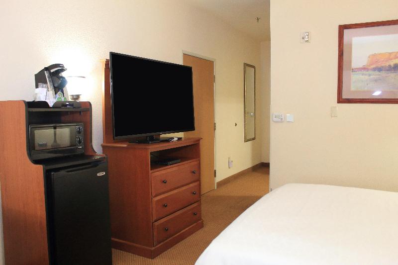 Номер Стандарт, Holiday Inn Express Hotel & Suites Farmington, An Ihg