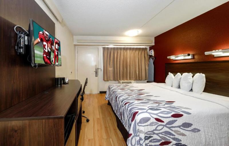 Номер Deluxe Кровать Кинг, Red Roof Inn Plus+ Dallas   Addison