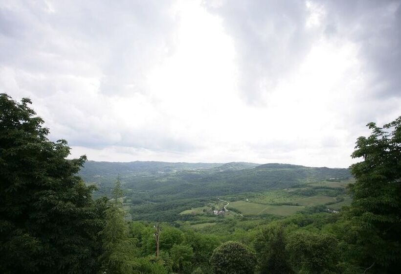 标准间, Houses Of Motovun