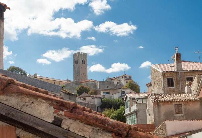 标准间, Houses Of Motovun