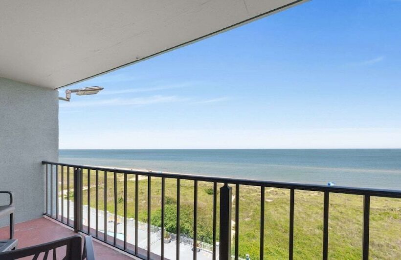 Quarto Standard Cama Casal Vista Mar, Best Western Plus Holiday Sands Inn & Suites