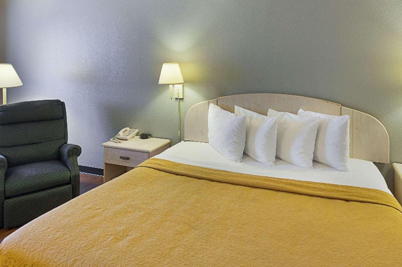 带大床的标准间, Econo Lodge Downtown South