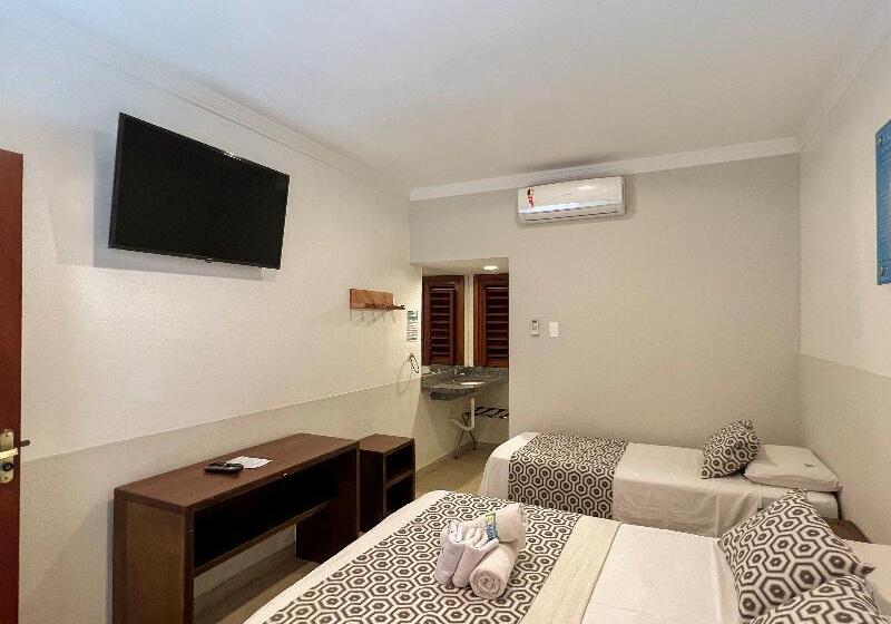 מיטת קינג בסוויטה, Holiday Inn Express Irwin Pa Tpk Exit 67, An Ihg
