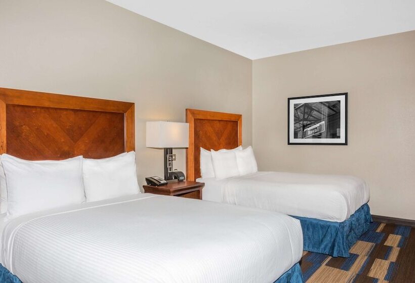 Номер Deluxe, Wyndham New Orleans  French Quarter