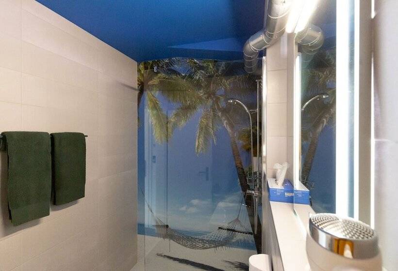 Номер Deluxe, Beachin