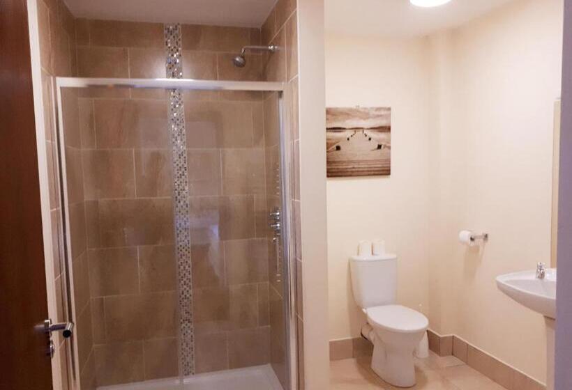 اتاق استاندارد, Bank House Guesthouse