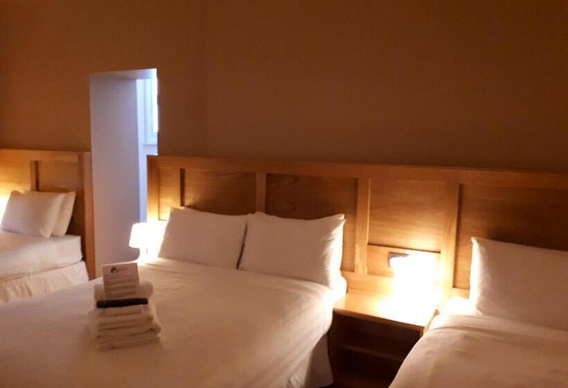 اتاق استاندارد سه نفره, Bank House Guesthouse
