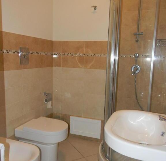 اتاق لوکس با بالکن و چشم‌انداز دریا, Guest House San Domenico