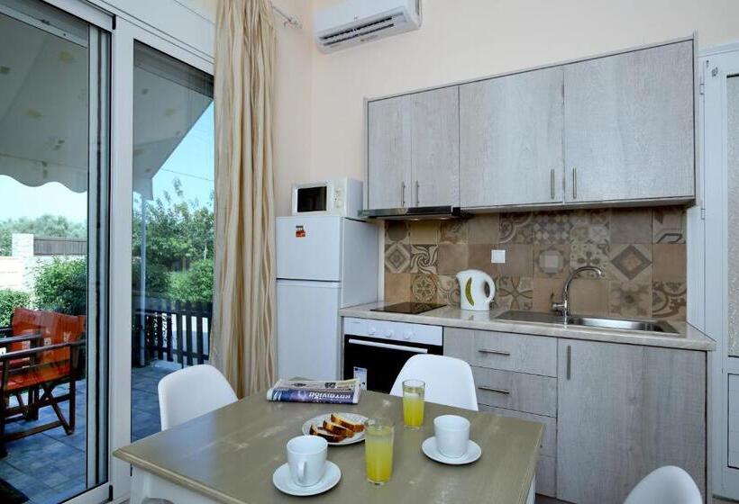 اتاق دوبلکس, Apartments Avra