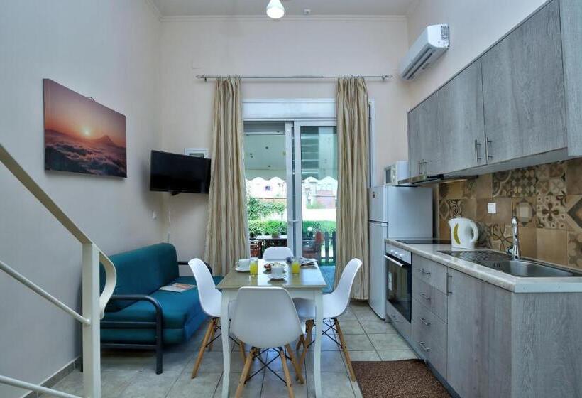 اتاق دوبلکس, Apartments Avra