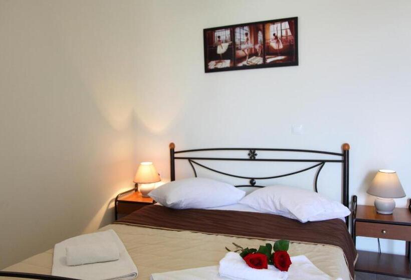 آپارتمان 1 خوابه همکف, Apartments Avra