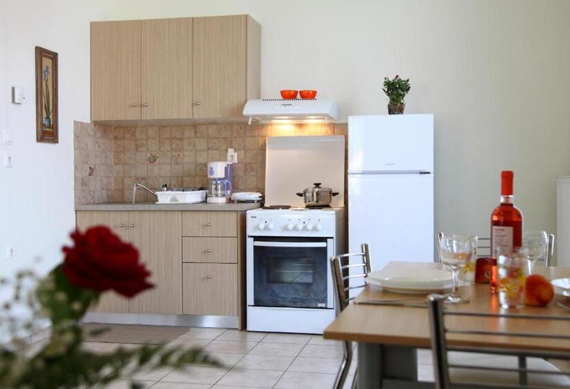 آپارتمان 1 خوابه همکف, Apartments Avra
