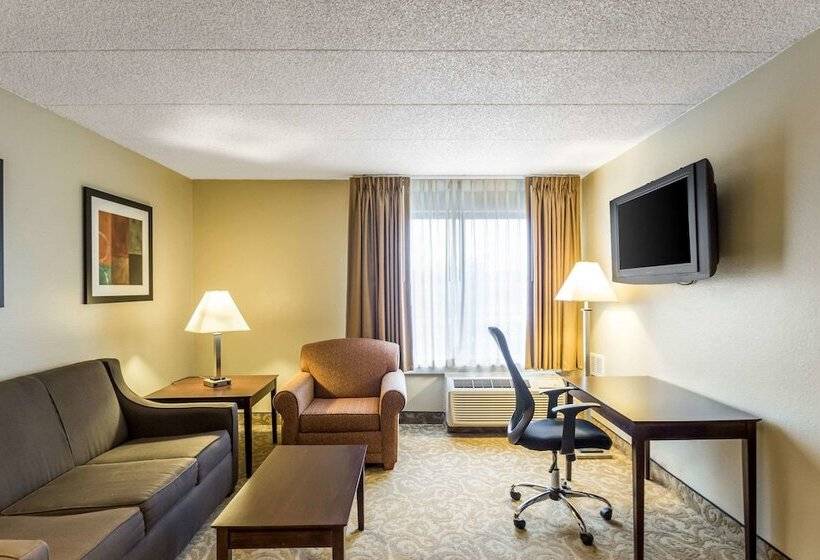 套房, Quality Suites Milwaukee Airport
