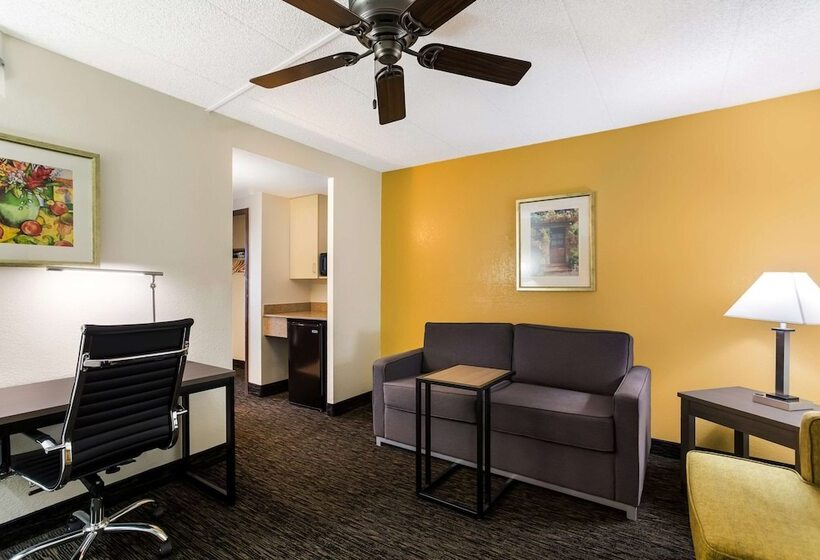 Suite Adaptada para personas con movilidad reducida, Quality Suites Milwaukee Airport