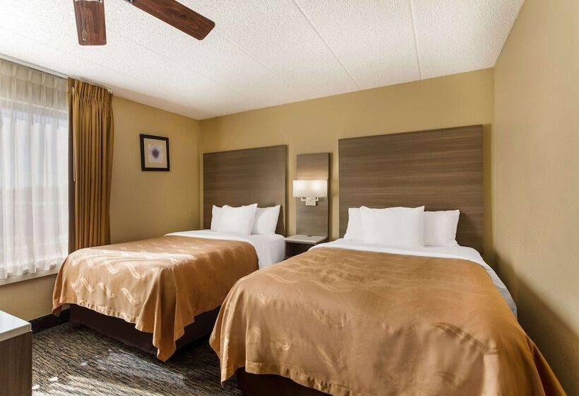 套房, Quality Suites Milwaukee Airport