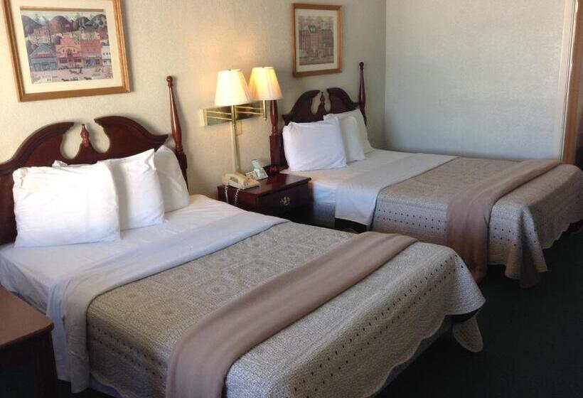 Quarto Estandar 2 Camas Casal, Knights Inn Peru