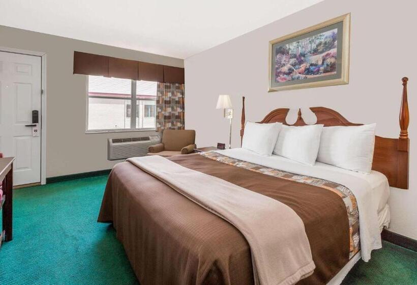 Quarto Estandar Cama King, Knights Inn Peru