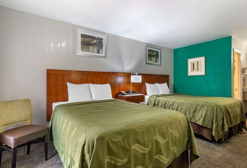 스탠다드 룸 더블 침대 2개, Quality Inn Covington