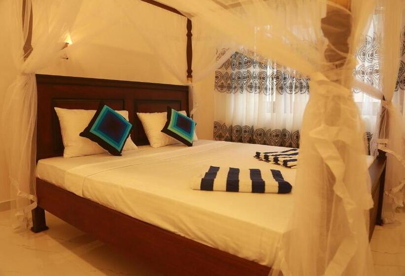 اتاق اکونومی, Mama S Palace Hiriketiya