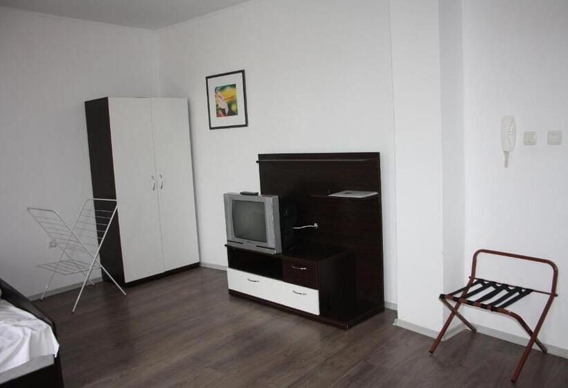 إستوديو قياسى, Yassen Holiday Village