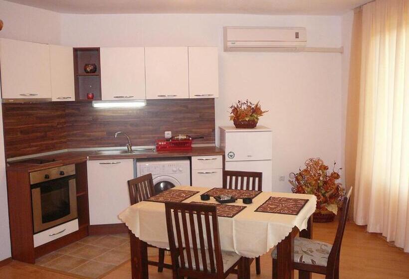 شقة غرفتين, Yassen Holiday Village